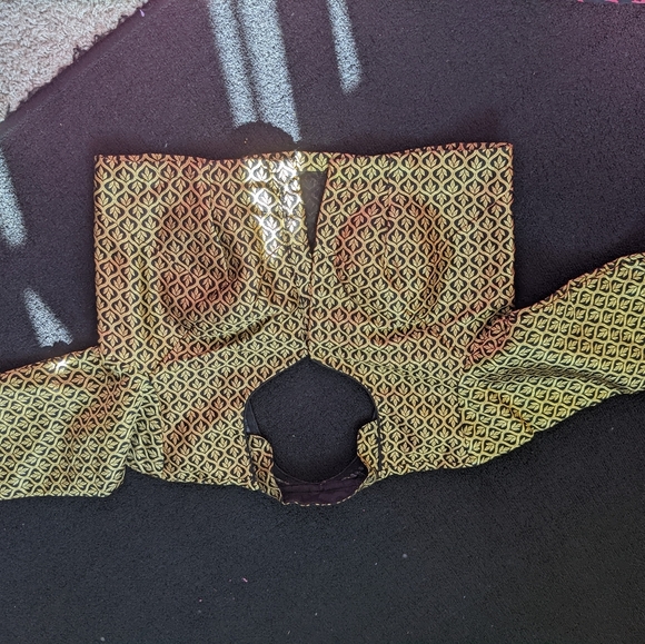 Blouse - Picture 2 of 3